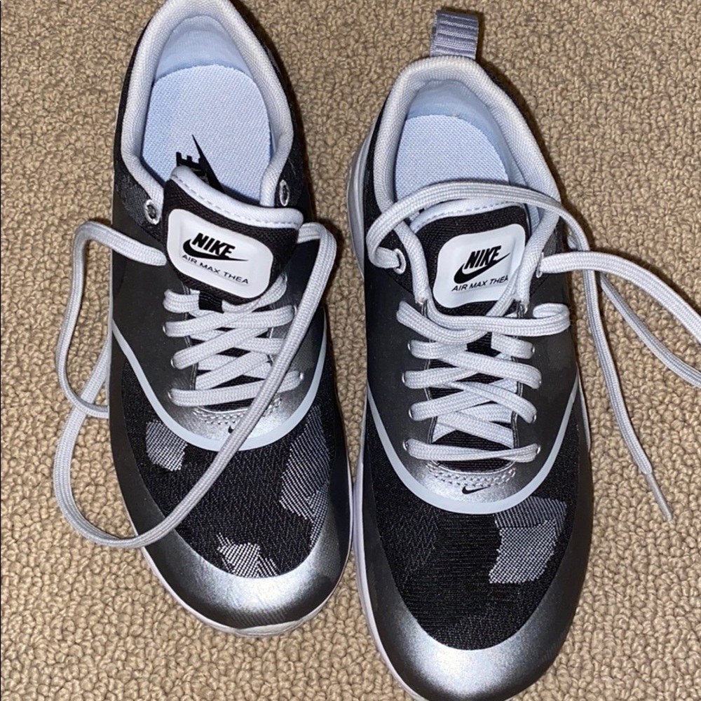 Lightly used Nike tennis shoes